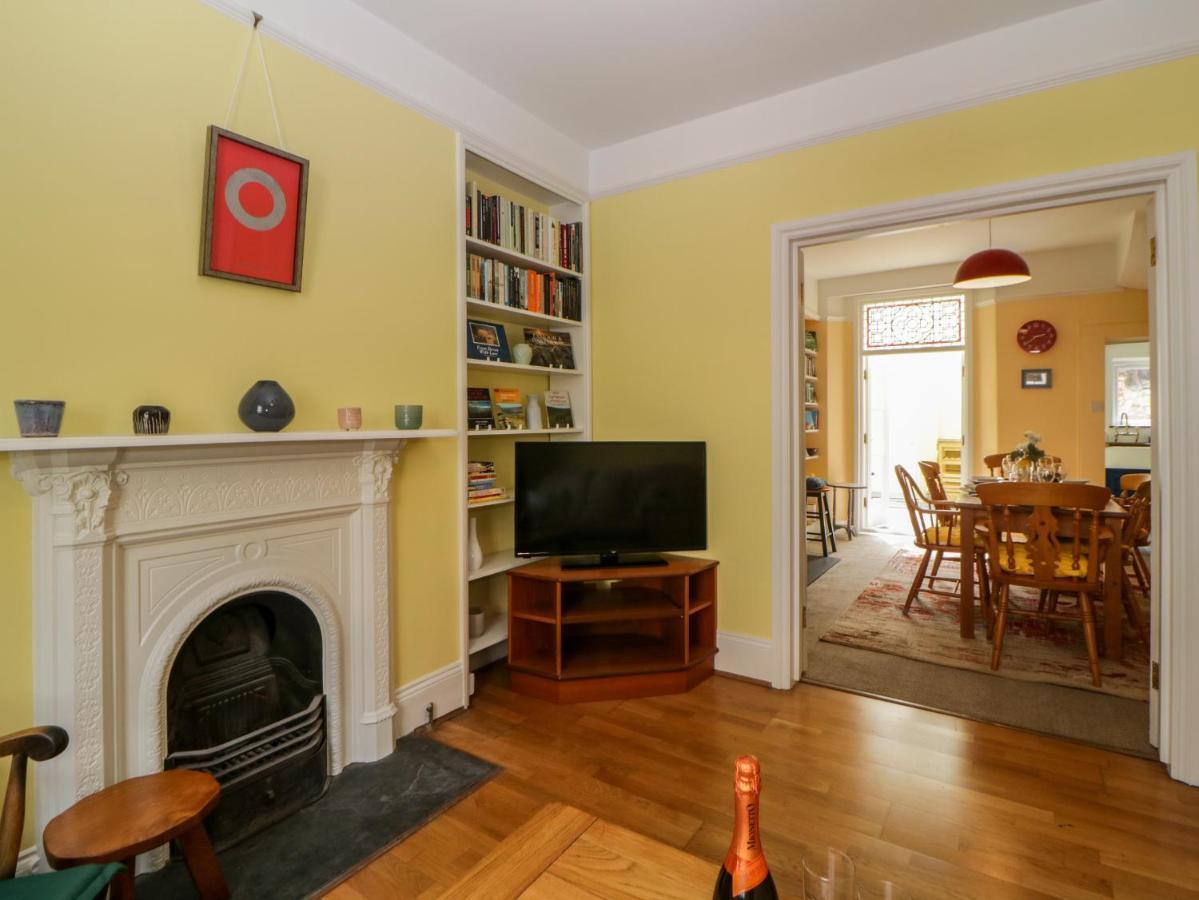 27 Exeter Street Villa ทินมัท ภายนอก รูปภาพ