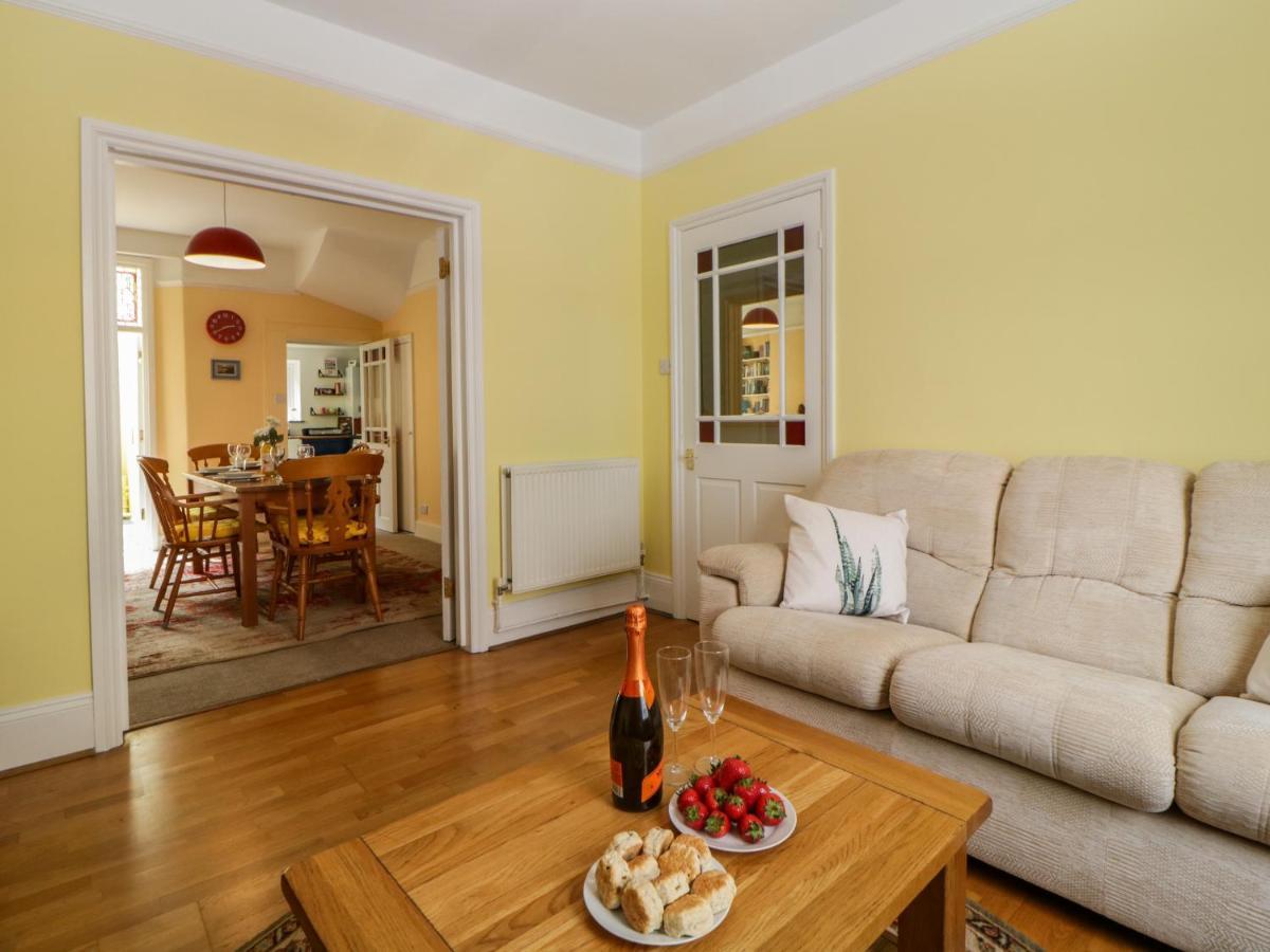 27 Exeter Street Villa ทินมัท ภายนอก รูปภาพ