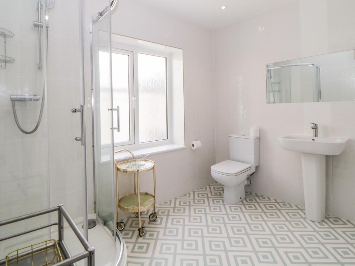 27 Exeter Street Villa ทินมัท ภายนอก รูปภาพ